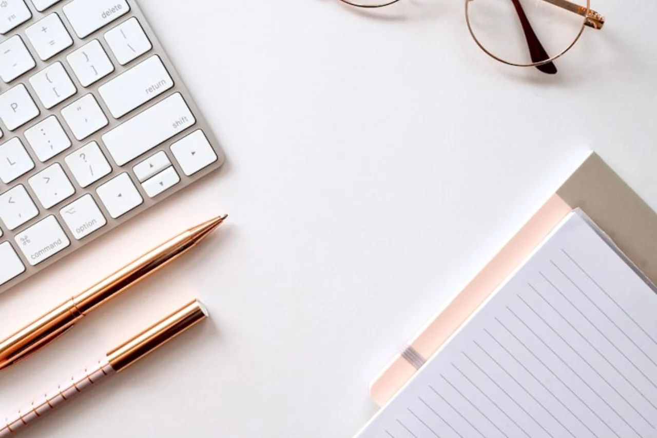 Blogger reviewing common blogging mistakes beginners should avoid
